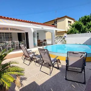 Cosy, Well Equipped House, 5 Min. From The Torredembarra